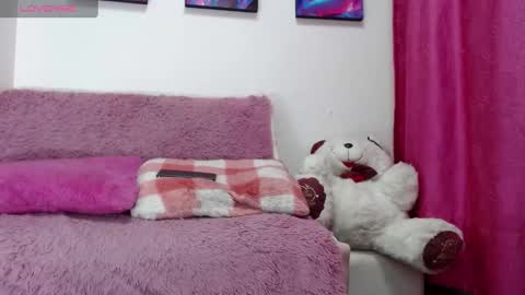 mariam_schubert online show from March 11, 2:51 pm