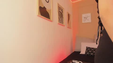 Marian online show from April 2, 8:06 pm