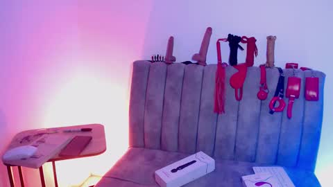 Marian online show from November 22, 3:05 am