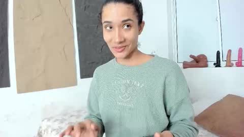 Snapshot of marian_rios chatting on February 24, 11:08 am Marian online show from February 24, 11:08 am