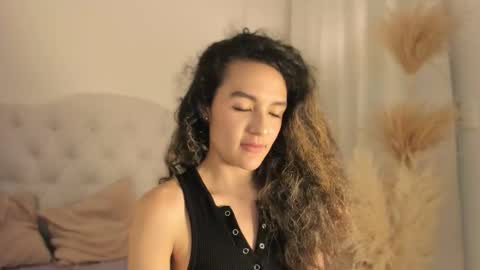 Snapshot of marian_skinny chatting on February 24, 4:43 am Marian online show from February 24, 4:43 am