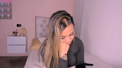 Snapshot of mariana__roe chatting on January 25, 3:40 am Mariana Roe online show from January 25, 3:40 am