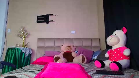 Snapshot of mariana_candyy chatting on November 1, 3:03 pm mariana_candyy online show from November 1, 3:03 pm