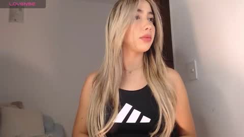 Mariana online show from January 11, 2:05 am