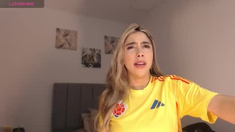 Mariana online show from March 27, 4:18 am