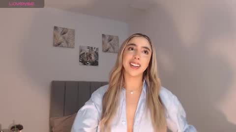 Mariana online show from March 30, 1:39 am