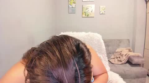Snapshot of mariana_owen chatting on September 23, 10:35 pm online show from September 23, 10:35 pm