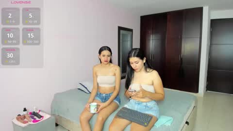 MARIANA Y VALENTINA online show from November 27, 12:07 pm
