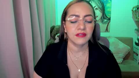 Mariana Lopez online show from January 17, 1:32 am
