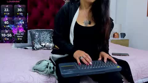 Marianee Rousse  online show from December 15, 11:36 am