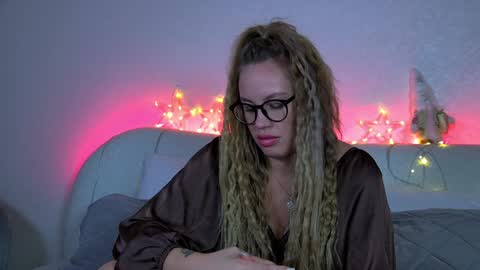 Snapshot of marianeumann chatting on January 14, 6:45 am Maria online show from January 14, 6:45 am