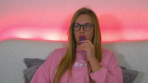 Snapshot of marianeumann chatting on January 26, 4:51 am Maria online show from January 26, 4:51 am