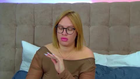 Snapshot of marianeumann chatting on September 28, 6:46 pm Maria online show from September 28, 6:46 pm