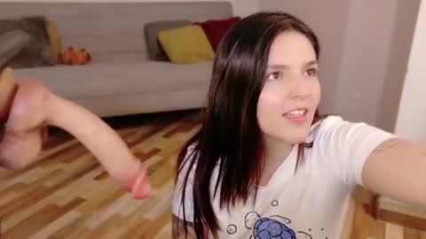 mariangeel_ online show from June 11, 3:15 am