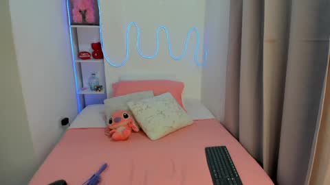 Snapshot of mariangel_3 chatting on May 14, 8:37 pm Mariangel online show from May 14, 8:37 pm