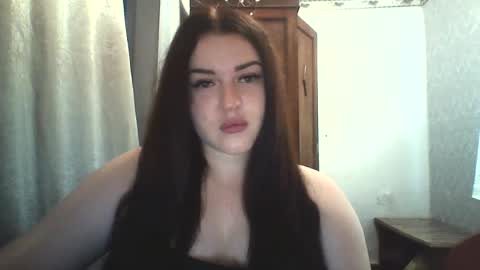 mariangloom online show from July 16, 2:45 pm