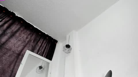 marianne online show from February 8, 9:15 pm