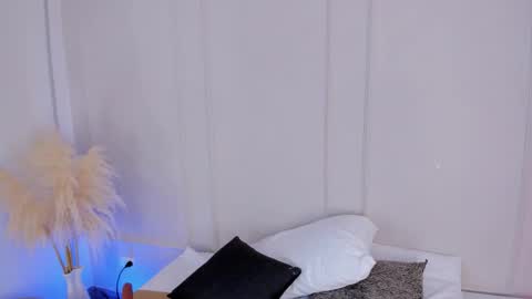 Maria Pettit online show from November 21, 11:53 am