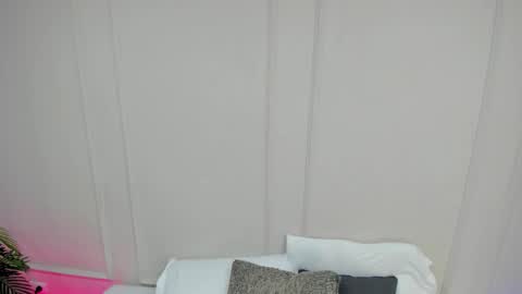 Maria Pettit online show from November 23, 10:04 am