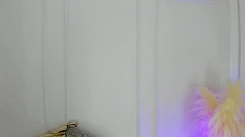 Maria Pettit online show from December 18, 11:49 am