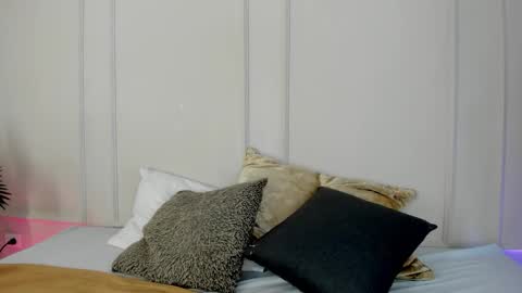 Snapshot of mariapettit chatting on January 11, 7:24 am Maria Pettit online show from January 11, 7:24 am