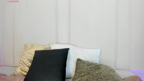 Snapshot of mariapettit chatting on January 14, 12:00 pm Maria Pettit online show from January 14, 12:00 pm