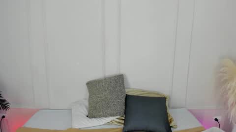 Snapshot of mariapettit chatting on February 27, 11:54 am Maria Pettit online show from February 27, 11:54 am