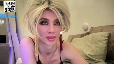 Snapshot of maridekoks chatting on December 6, 7:45 pm Mari online show from December 6, 7:45 pm