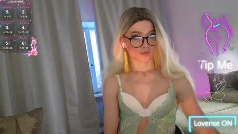 Snapshot of maridekoks chatting on January 22, 1:21 pm Mari online show from January 22, 1:21 pm