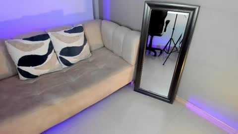 Snapshot of marie_bass chatting on February 4, 1:28 pm marie_bass online show from February 4, 1:28 pm