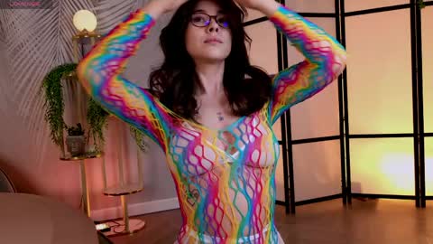 Marie LEAVE YOUR  WITH ME online show from April 12, 7:57 am