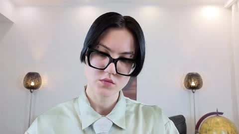 Marie Fitch online show from March 29, 2:11 am