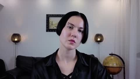 Marie Fitch online show from August 3, 1:15 am