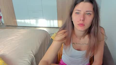 Snapshot of marie_marie03 chatting on April 14, 5:46 am Marie online show from April 14, 5:46 am