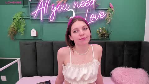 Mary 3 online show from December 22, 5:12 am