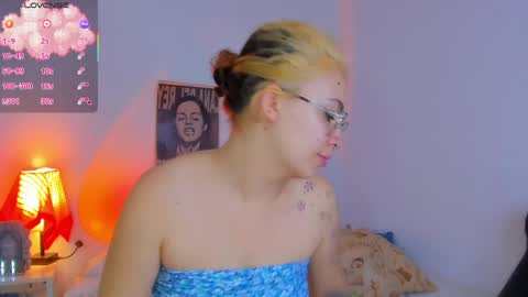 Mariee online show from May 21, 7:10 pm
