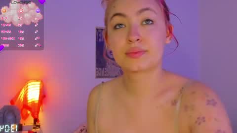 Snapshot of marieetaylor chatting on June 21, 7:05 pm Mariee online show from June 21, 7:05 pm
