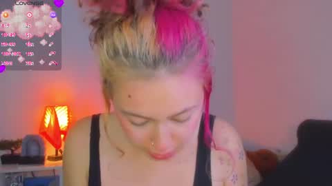 Snapshot of marieetaylor chatting on June 24, 10:20 pm Mariee online show from June 24, 10:20 pm