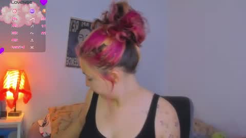 Snapshot of marieetaylor chatting on June 25, 8:13 pm Mariee online show from June 25, 8:13 pm