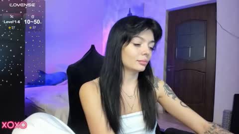 Snapshot of mariella__adams chatting on February 25, 6:20 pm Maria  online show from February 25, 6:20 pm