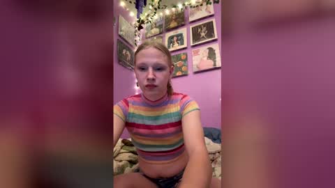 Snapshot of marigoldgoddess chatting on December 16, 4:06 am Marigold online show from December 16, 4:06 am