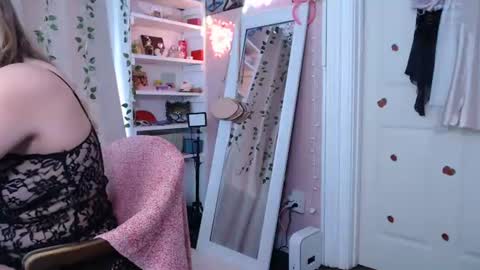 Snapshot of marigoldrue chatting on July 5, 11:34 pm marigoldrue online show from July 5, 11:34 pm