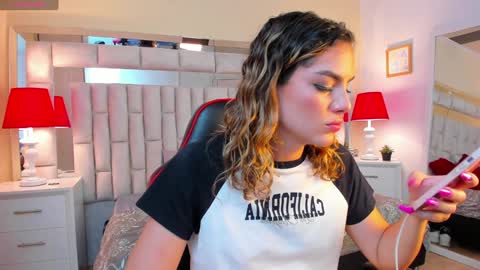 mariiahneedles online show from February 4, 10:24 pm