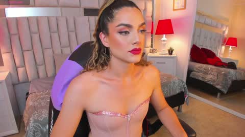 mariiahneedles online show from February 6, 11:26 pm