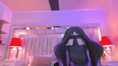 mariiahneedles online show from March 7, 1:13 am