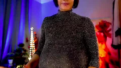 Snapshot of mariicha chatting on December 26, 9:33 am Nikita - Scroll down and read my bio please. New Pictures in Bio online show from December 26, 9:33 am