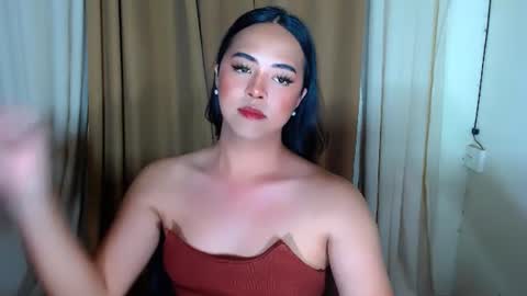 Snapshot of marikosue01 chatting on July 7, 1:52 am marikosue online show from July 7, 1:52 am