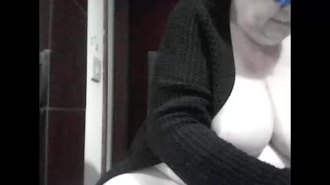 marilu64 online show from November 5, 8:09 pm