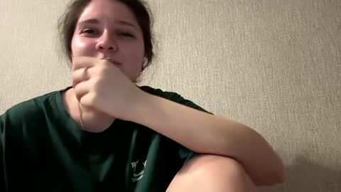 Emmie online show from April 14, 8:09 am
