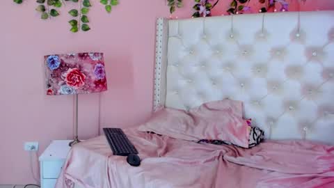 mari online show from July 7, 1:26 pm